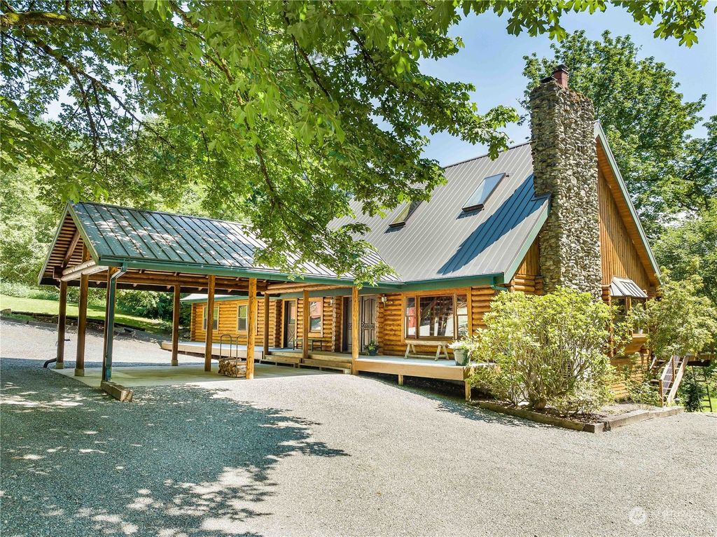 Photo of 17210 272nd Avenue SE, Issaquah, WA 98027 (MLS # 2128954)