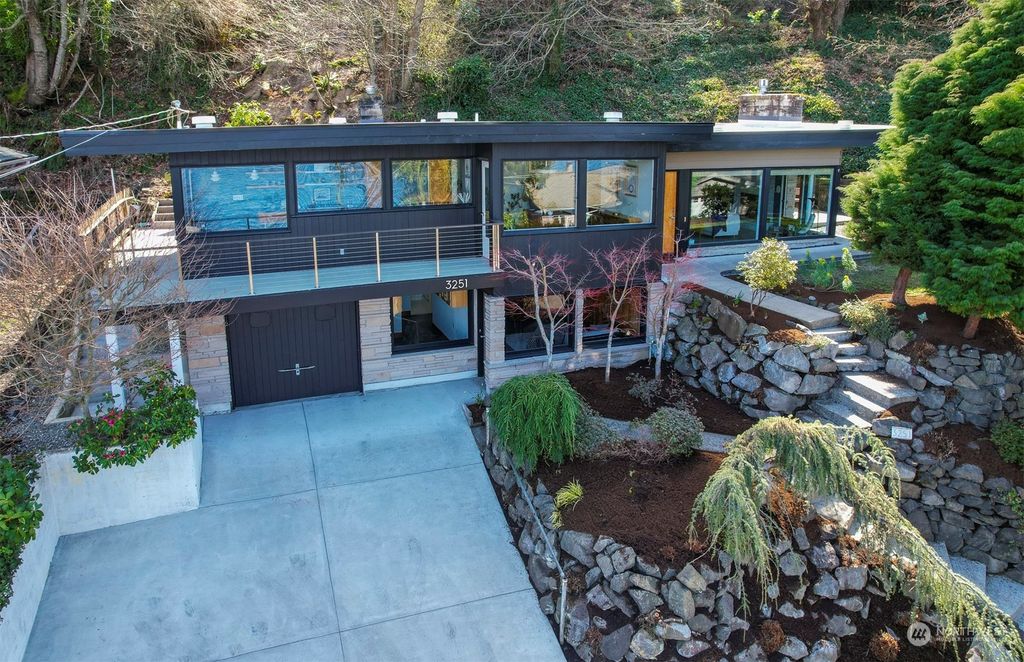 Photo of 3251 NW Esplanade, Seattle, WA 98117 (MLS # 2045996)