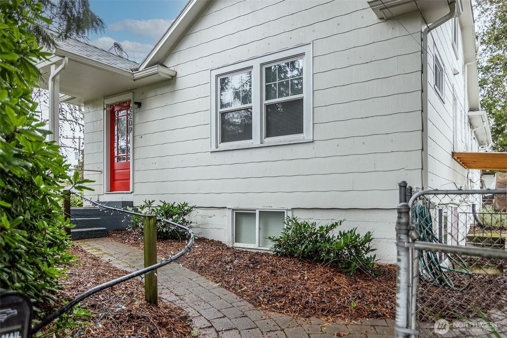 Photo of 2209 E Roanoke Street, Seattle, WA 98112 (MLS # 2344954)