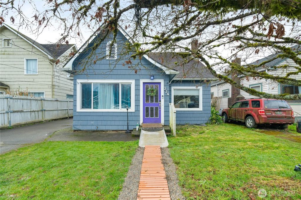 Photo of 226 Karr Avenue, Hoquiam, WA 98550 (MLS # 2486008)