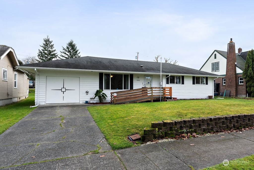 Photo of 2325 McDougall Avenue, Everett, WA 98201 (MLS # 2319401)
