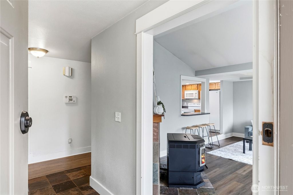 Photo of 6134 88th Place NE, Marysville, WA 98270 (MLS # 2494338)