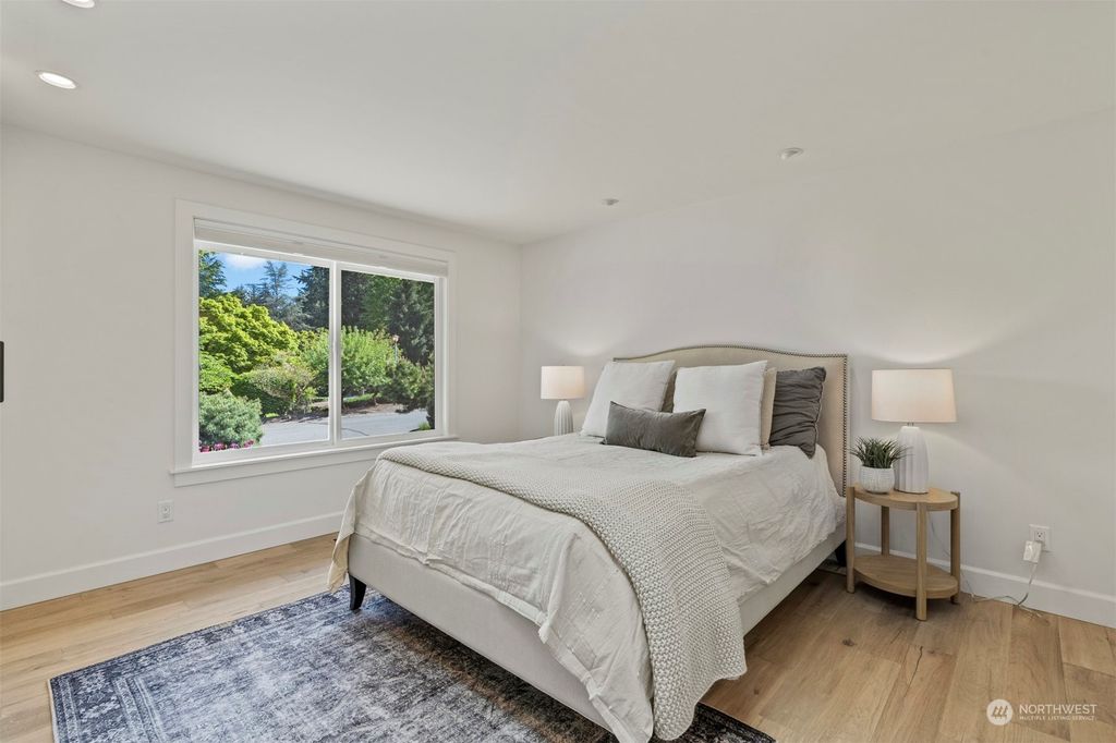 listing image 9365349275936932069