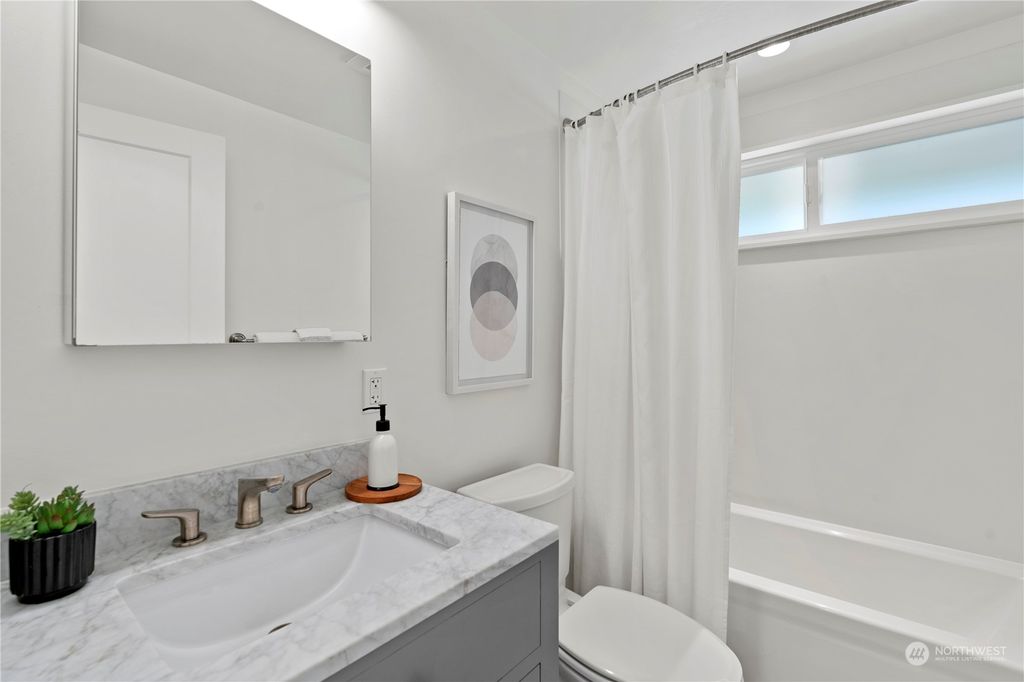 listing image 9369381575341910834