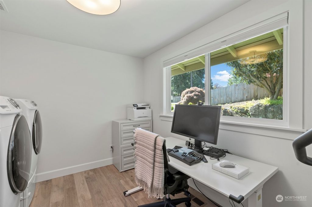 listing image 9366446788043388415