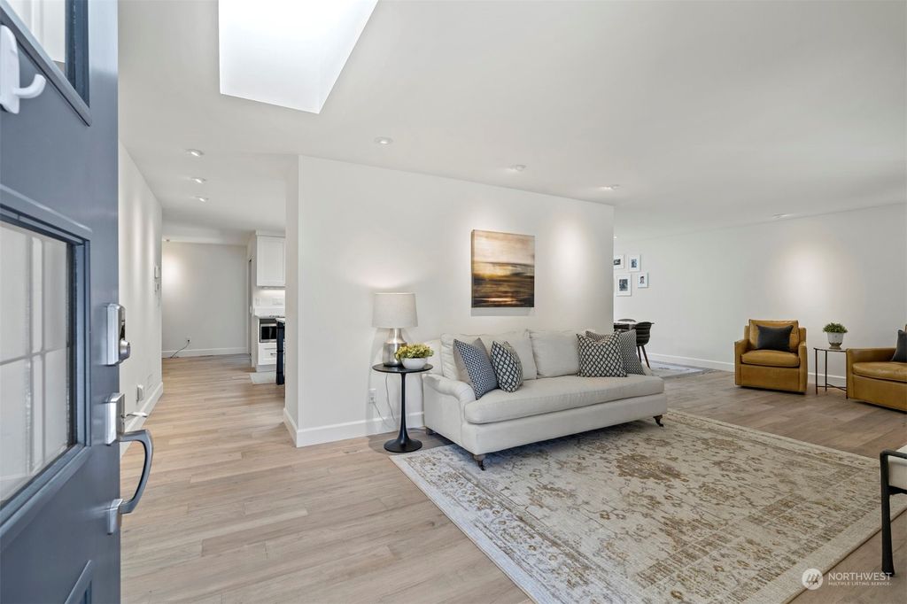 listing image 9363042668633364636