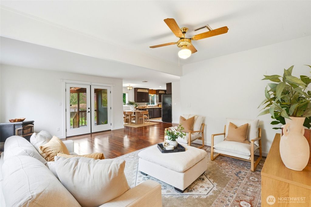 Photo of 11613 25th Avenue SE, Everett, WA 98208 (MLS # 2507870)