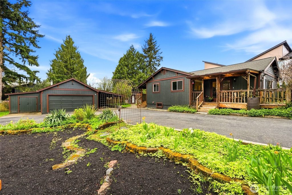 Photo of 11613 25th Avenue SE, Everett, WA 98208 (MLS # 2507870)