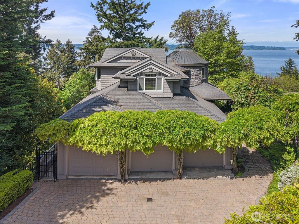 Photo of 15889 25th Avenue SW, Burien, WA 98166 (MLS # 2523775)