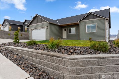 Photo of 965 N Macaw Avenue, East Wenatchee, WA 98802 (MLS # 2415552)
