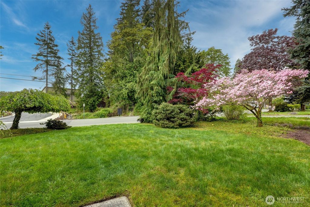 Photo of 707 Harvest Road, Bothell, WA 98012 (MLS # 2492891)