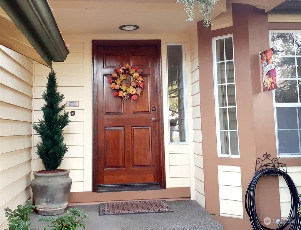 Photo of 1731 SW 324th Street, Federal Way, WA 98023 (MLS # 2312297)