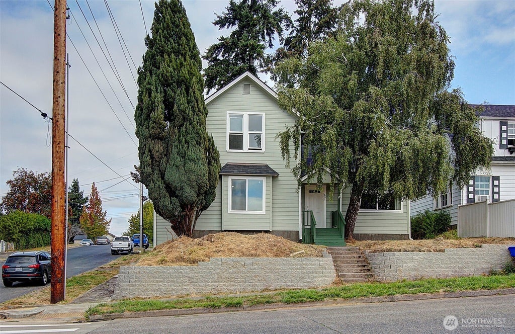 Photo of 601 Cowlitz Way, Kelso, WA 98626 (MLS # 2576782)