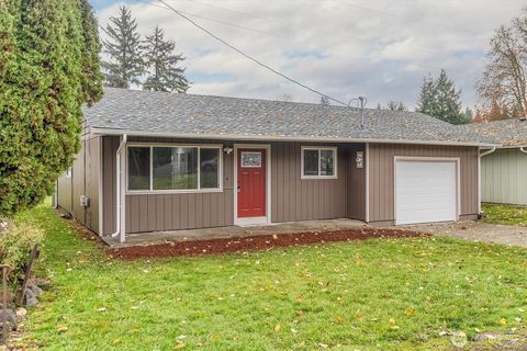 Photo of 1114 N 1st Avenue, Kelso, WA 98626 (MLS # 2452783)