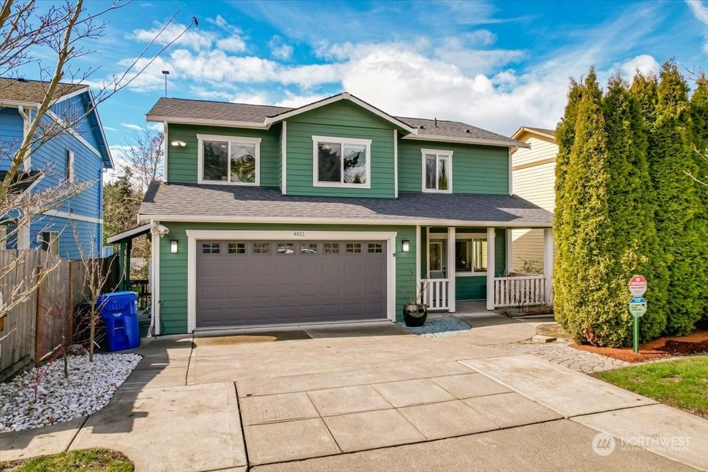 Photo of 4811 25th Avenue SW, Seattle, WA 98106 (MLS # 2048186)