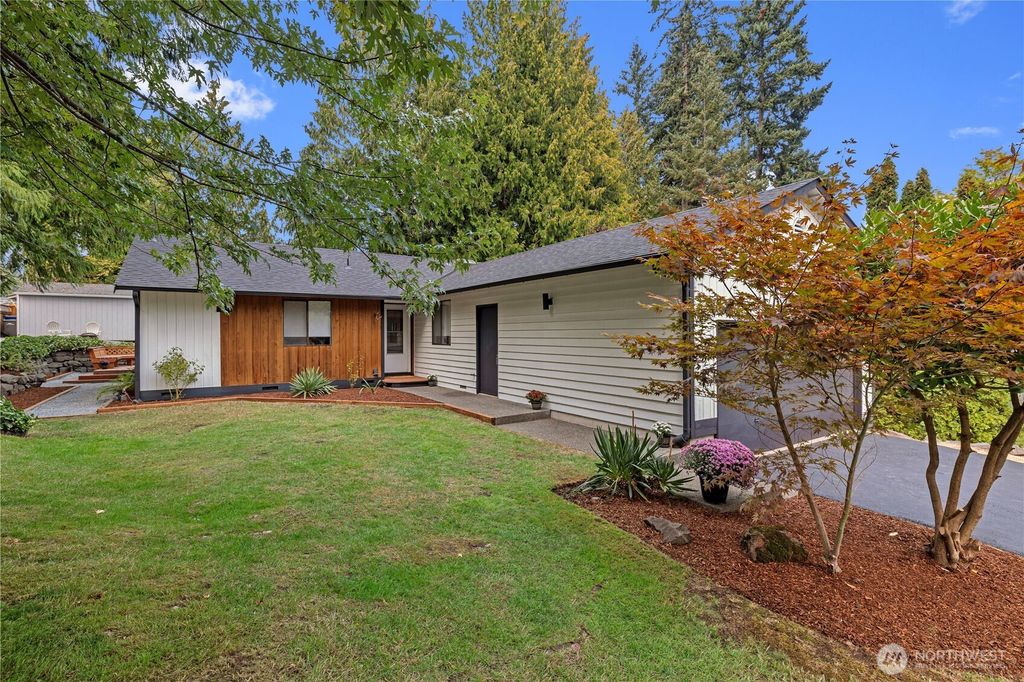 Photo of 305 161st Place SE, Bothell, WA 98012 (MLS # 2426438)