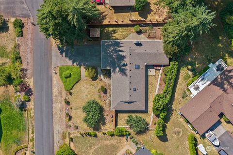 A home in Chehalis