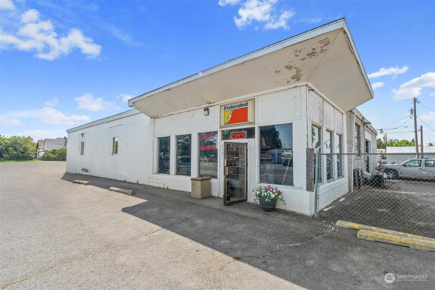 502 W Main