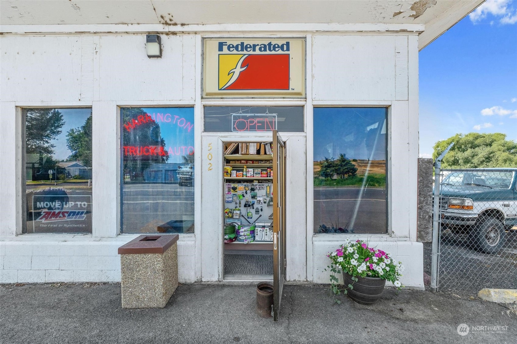502 W Main