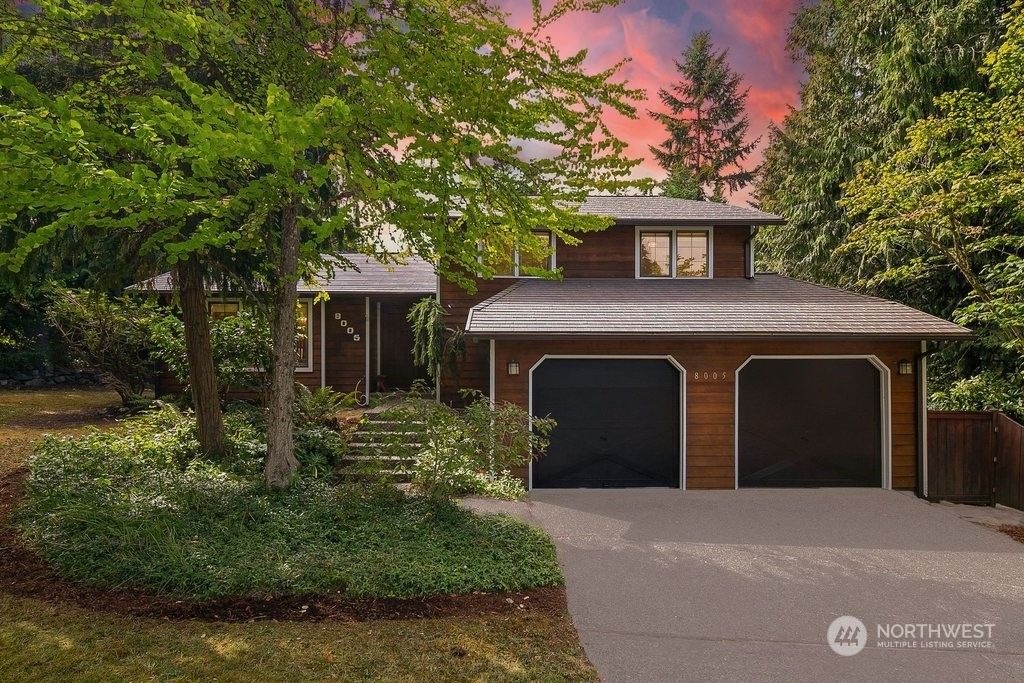 Photo of 8005 NE 120th Street, Kirkland, WA 98034 (MLS # 2153466)