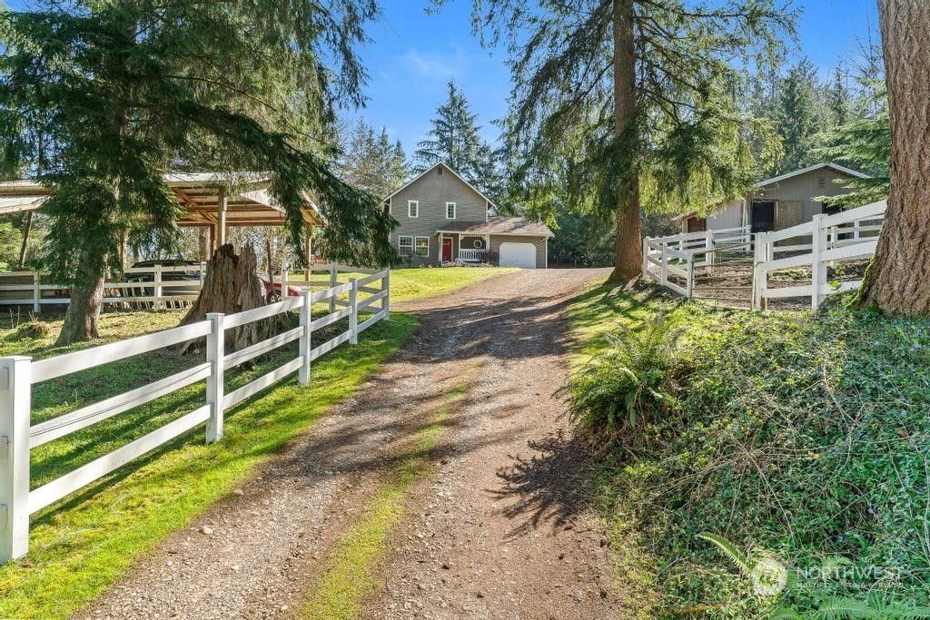 Photo of 13918 322nd Avenue NE, Duvall, WA 98019 (MLS # 2213051)