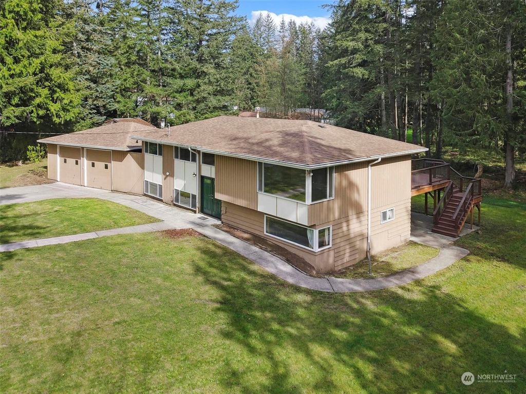 Photo of 3042 245th Avenue SE, Sammamish, WA 98075 (MLS # 2221593)