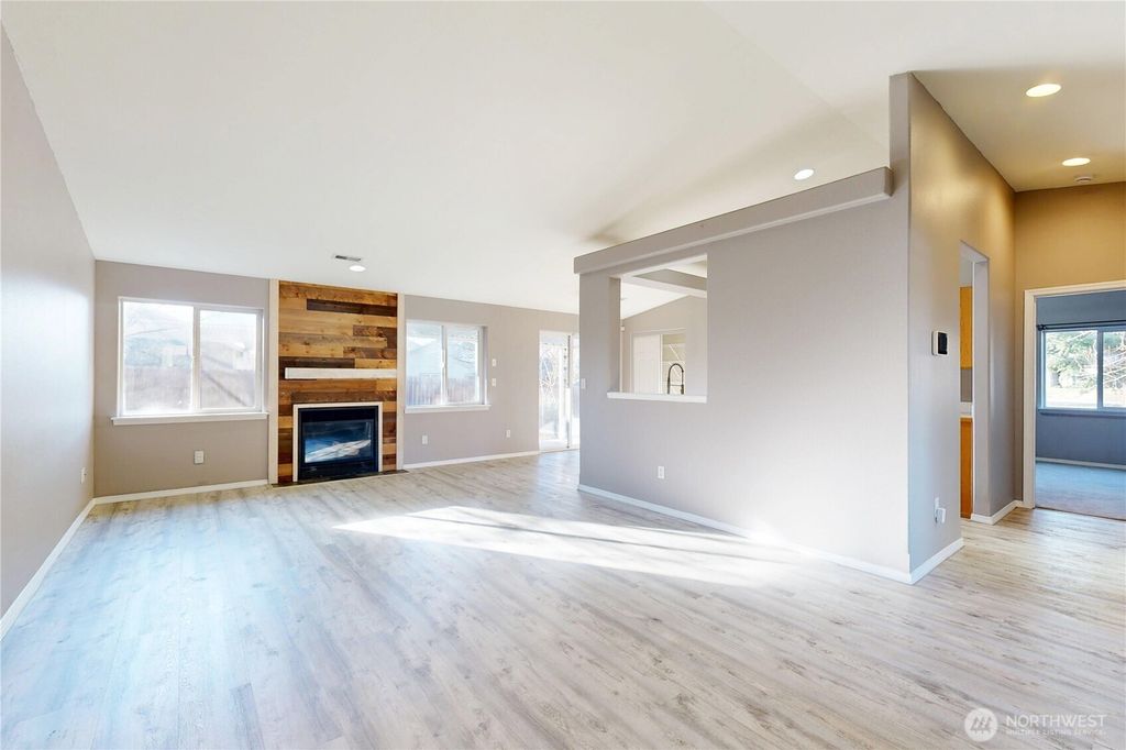 Photo of 1152 SE Falbo Drive, College Place, WA 99324 (MLS # 2465538)