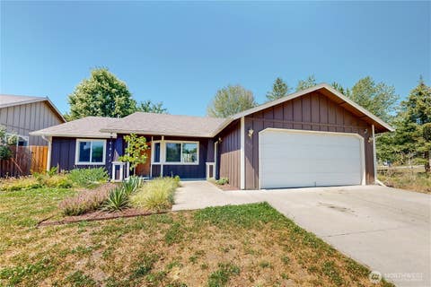 Photo of 1152 SE Falbo Drive, College Place, WA 99324 (MLS # 2465538)