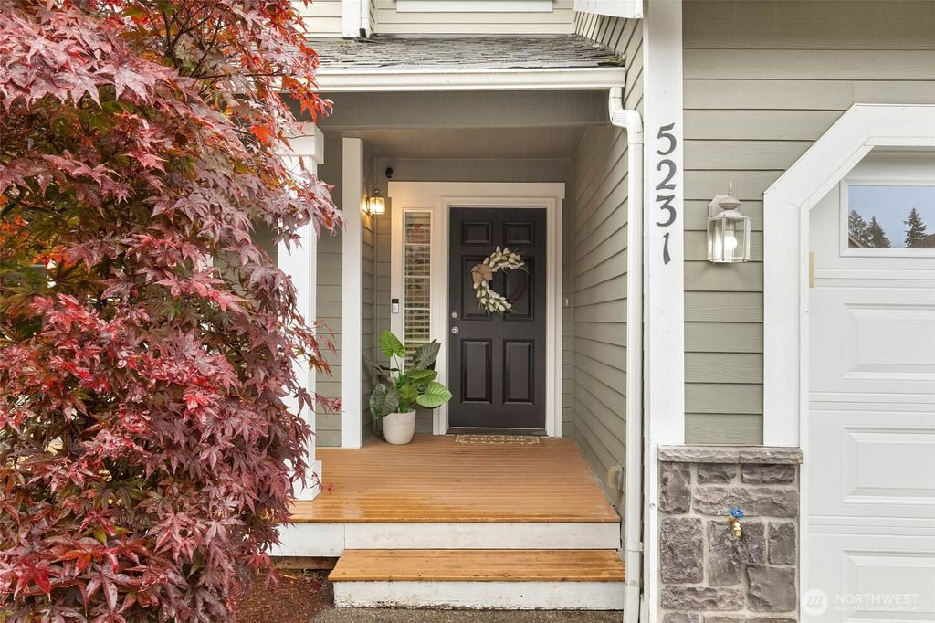 Photo of 5231 NE 11th Court, Renton, WA 98059 (MLS # 2526176)
