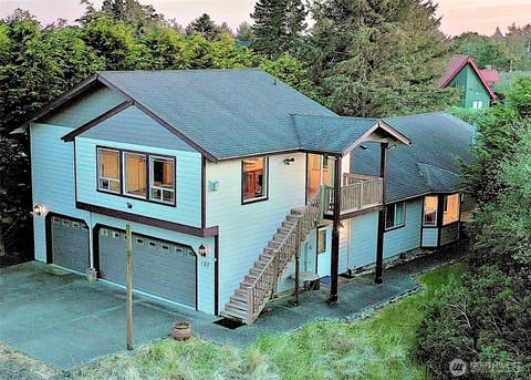 Photo of 137 N Razor Clam Drive SW, Ocean Shores, WA 98569 (MLS # 2551005)