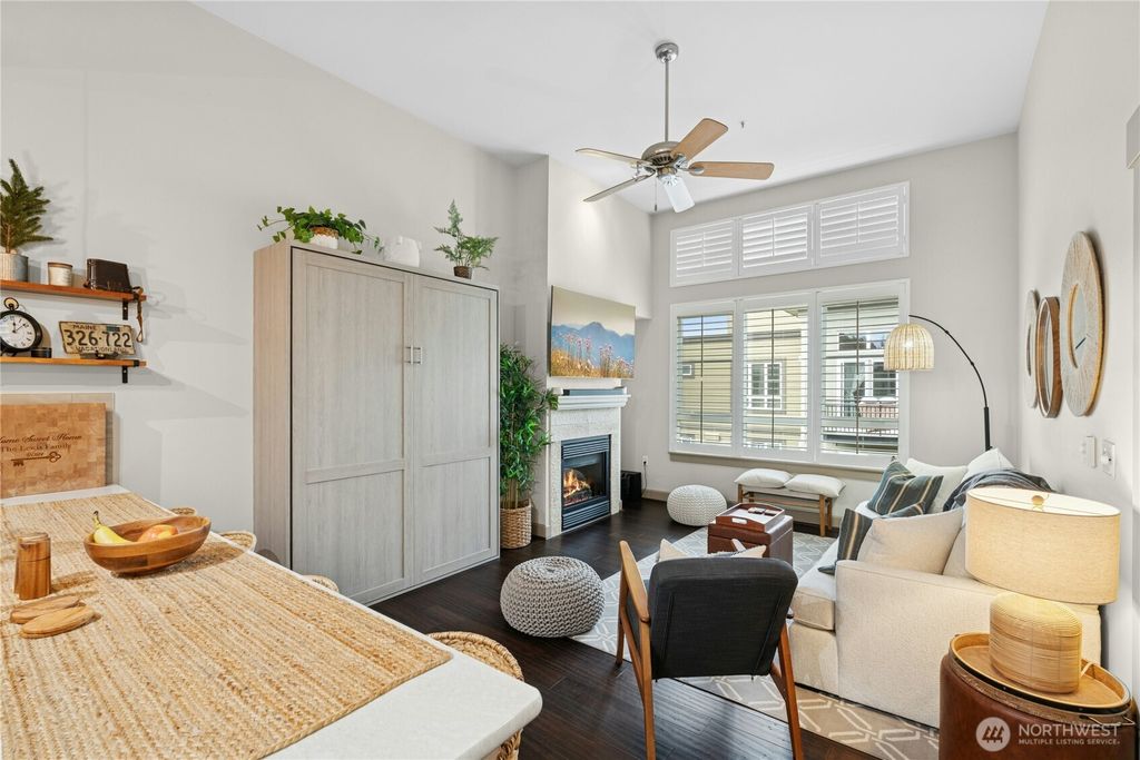 Photo of 1840 25th Avenue NE #411, Issaquah, WA 98029 (MLS # 2481000)