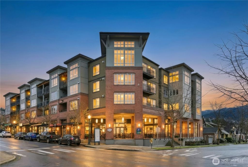 Photo of 1840 25th Avenue NE #411, Issaquah, WA 98029 (MLS # 2481000)