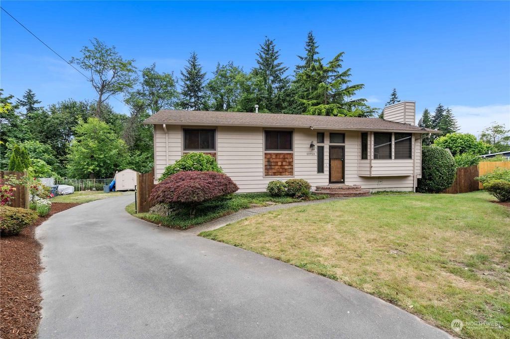 Photo of 22923 23rd Place S, Des Moines, WA 98198 (MLS # 2102003)