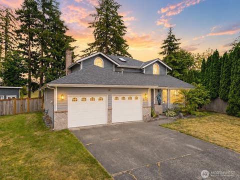 Photo of 2306 38th Avenue SE, Puyallup, WA 98374 (MLS # 2561454)