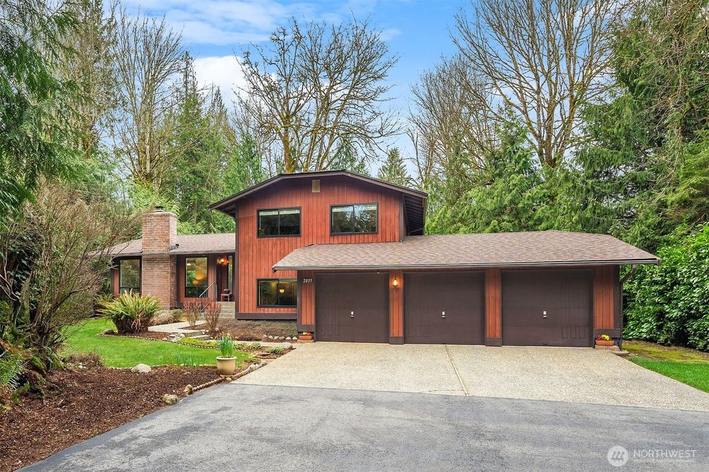 Photo of 2035 201st Avenue SE, Sammamish, WA 98075 (MLS # 2344948)