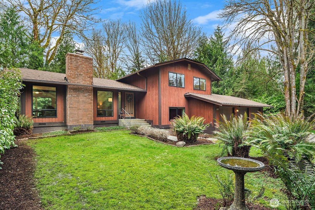 Photo of 2035 201st Avenue SE, Sammamish, WA 98075 (MLS # 2344948)