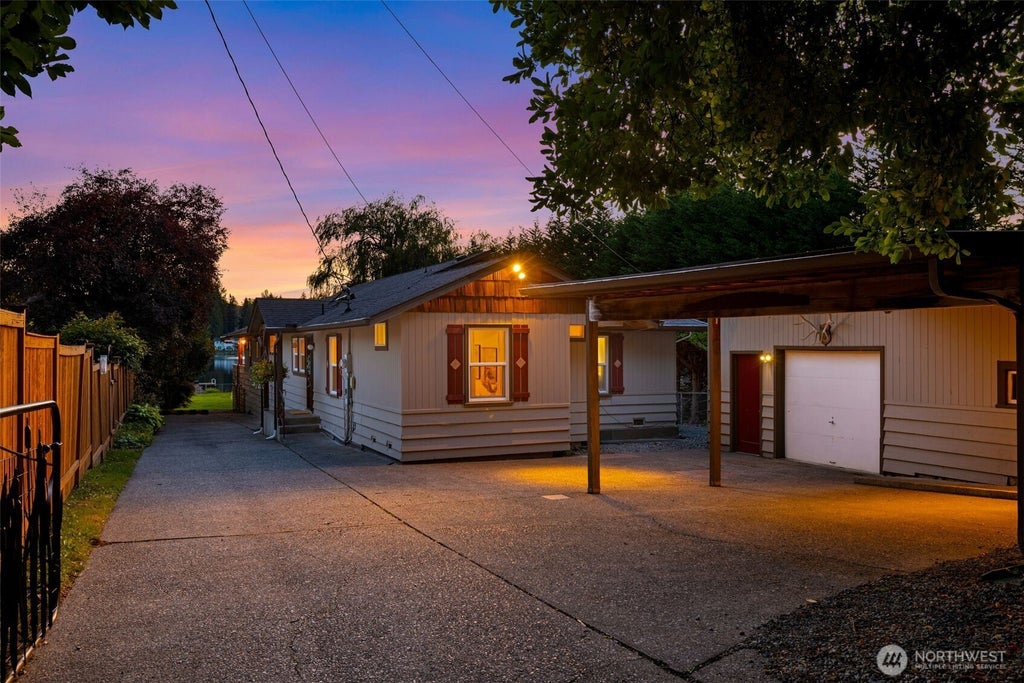 Photo of 30979 E Lake Morton Drive SE, Kent, WA 98042 (MLS # 2589254)