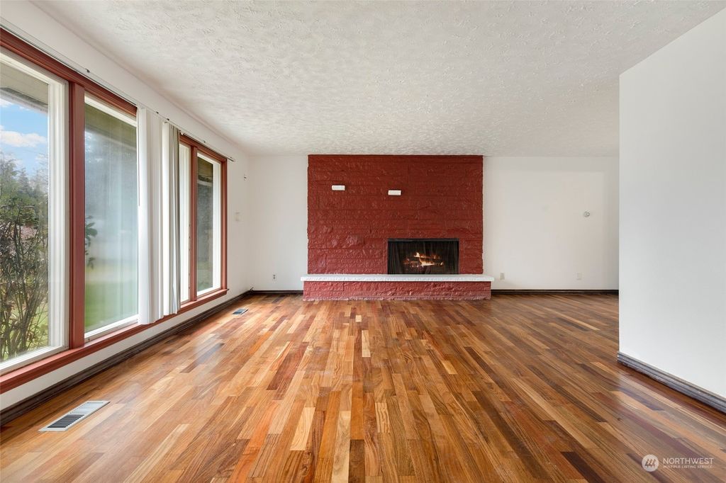 Photo of 3210 S 208th Street, SeaTac, WA 98198 (MLS # 2197051)