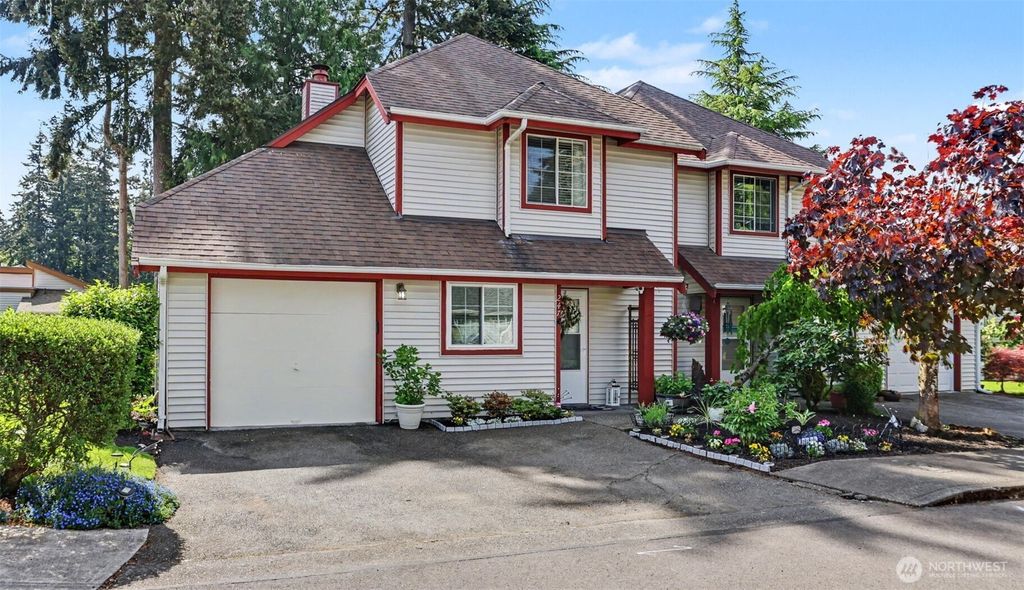 Photo of 247 S 328th Lane, Federal Way, WA 98003 (MLS # 2523893)
