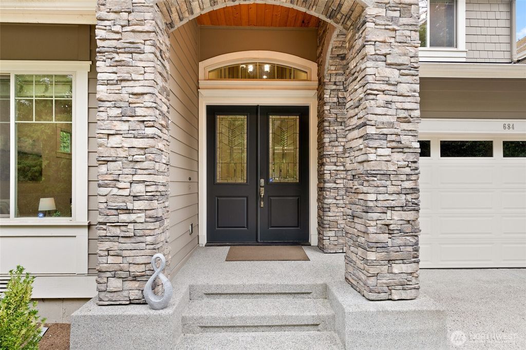 Photo of 684 235th Avenue NE, Sammamish, WA 98074 (MLS # 2419801)
