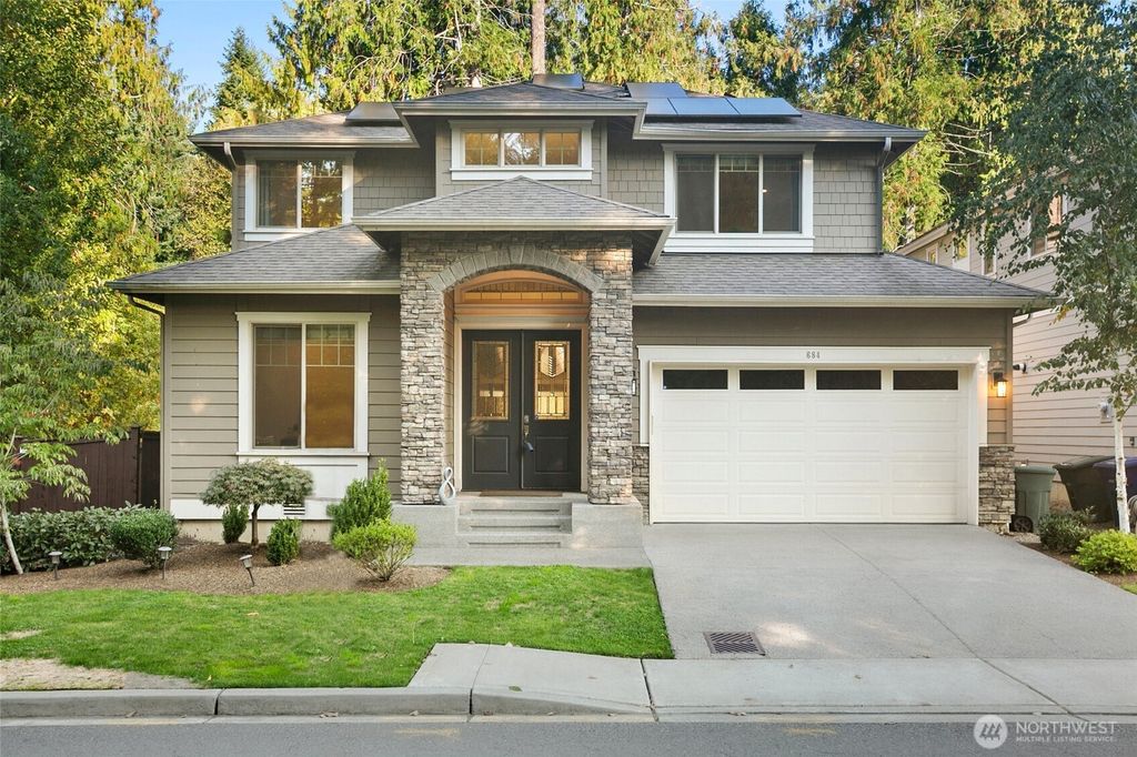 Photo of 684 235th Avenue NE, Sammamish, WA 98074 (MLS # 2419801)