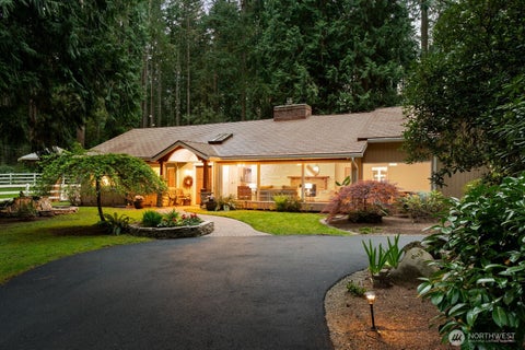 Photo of 16 Bridlewood Circle, Kirkland, WA 98033 (MLS # 2543310)