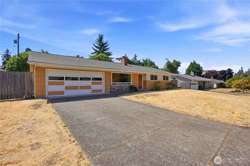 9305 NE 9th Street
