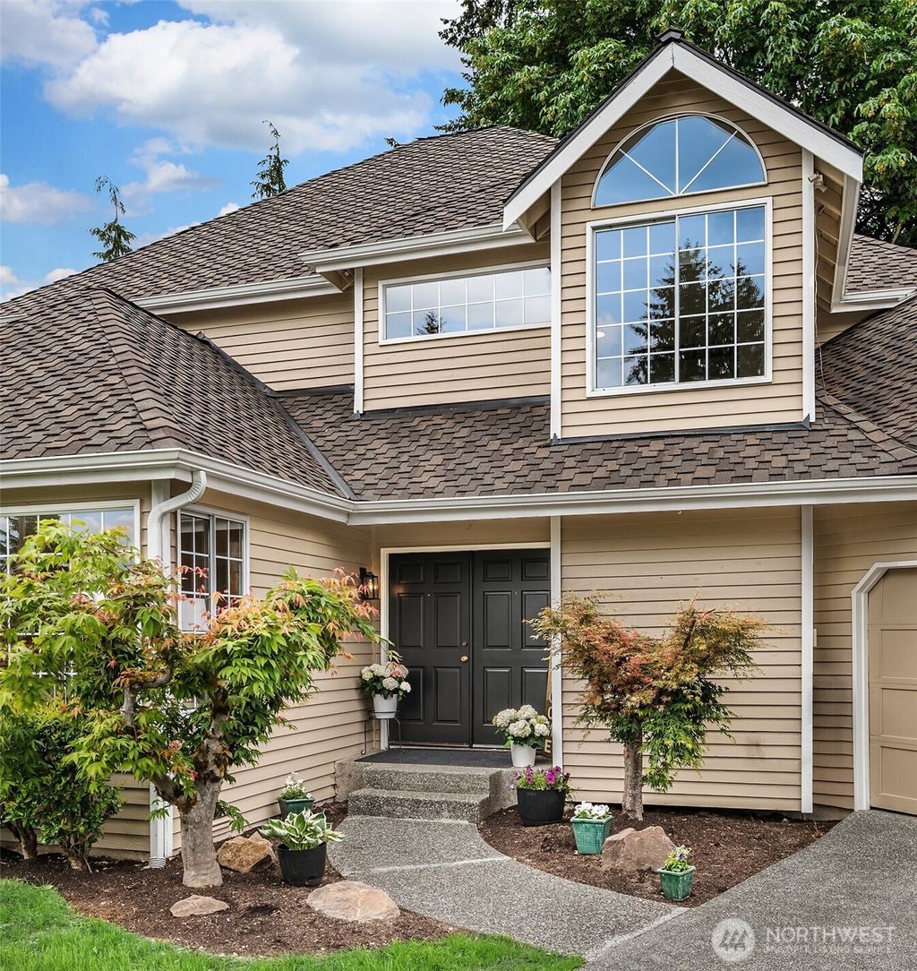 Photo of 10336 NE 201st Place, Bothell, WA 98011 (MLS # 2525582)