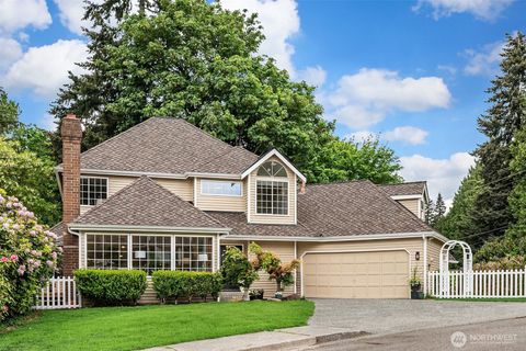 Photo of 10336 NE 201st Place, Bothell, WA 98011 (MLS # 2525582)
