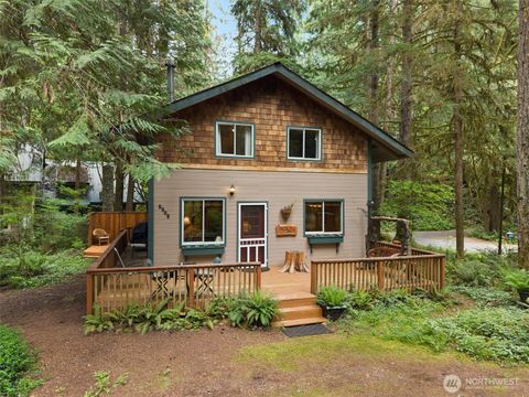 Photo of 6989 Snoqualmie Place, Glacier, WA 98244 (MLS # 2517681)