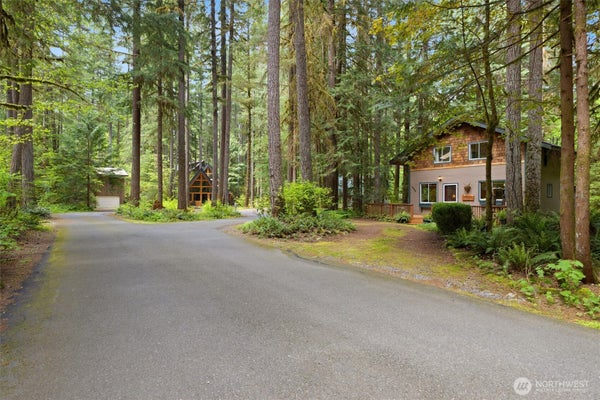 6989 SNOQUALMIE PL, DEMING, WA 98244 - Image ab3fb4a50fef91c55e1104896ec231e3/824422156
