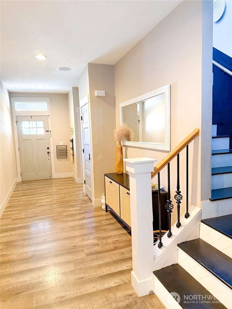 255 Parkside Loop