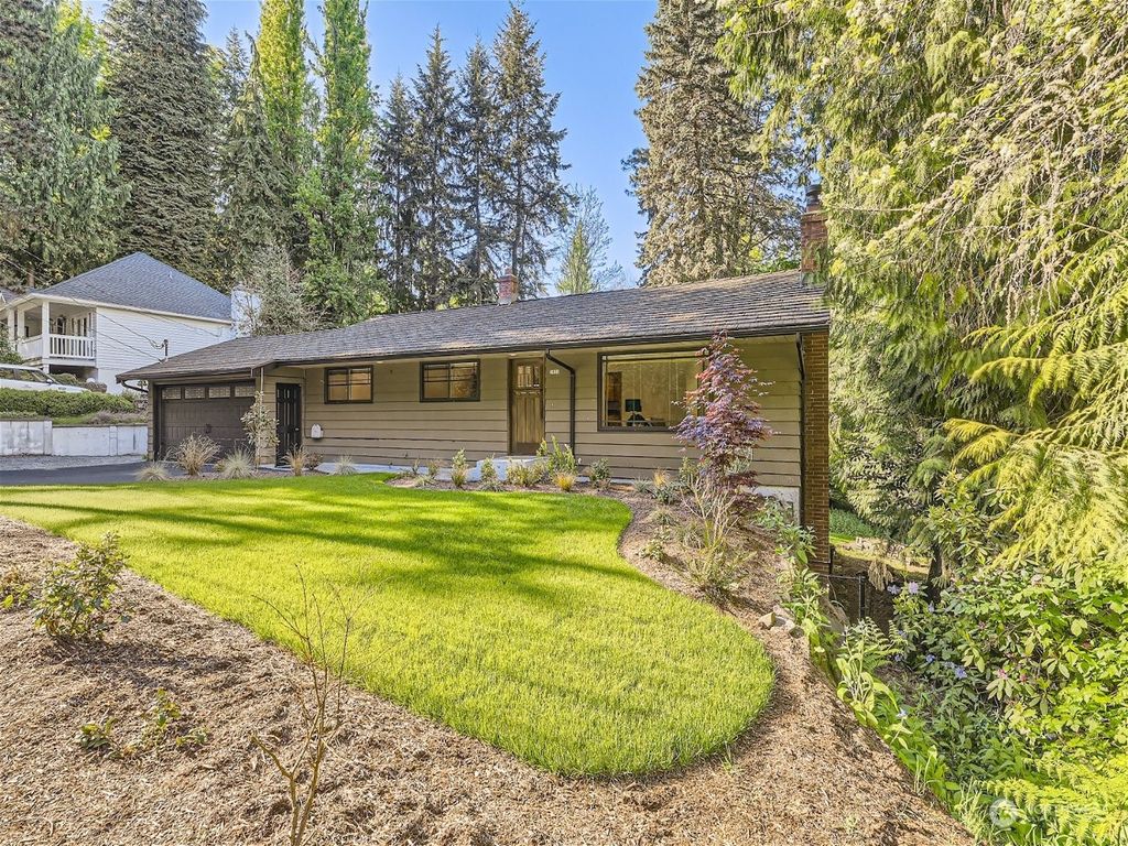 Photo of 3020 NE 176th St, Lake Forest Park, WA 98155 (MLS # 2217778)