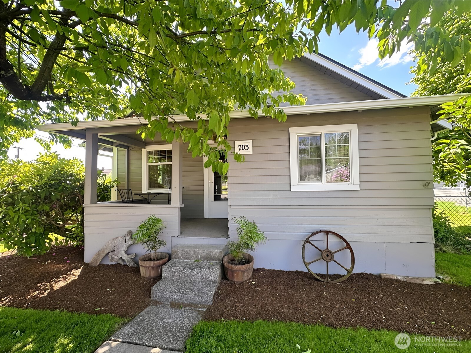 703 W Simpson Ave